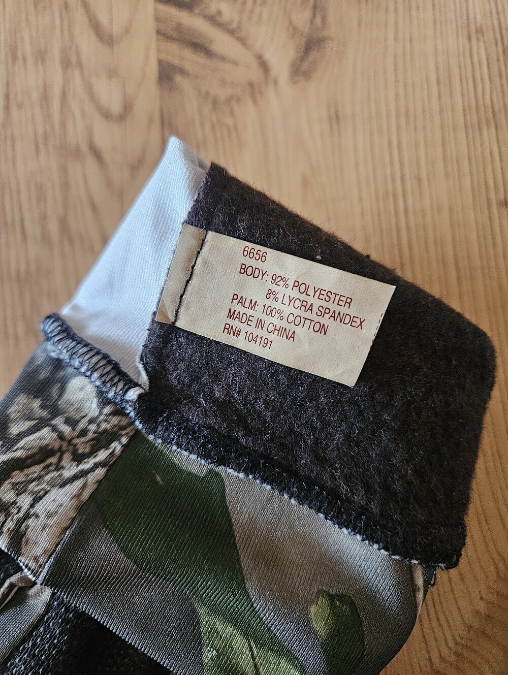 Primos Men's Camo Hunting Gloves - Picture 6 of 7